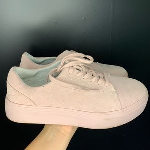 DLG pink suede shoes